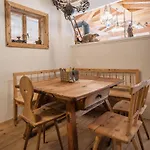 Weidenchalets * Sellrain