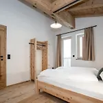 Weidenchalets 山林小屋 *