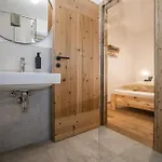 Weidenchalets 山林小屋 Sellrain