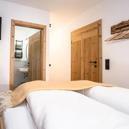 Weidenchalets 山林小屋 *