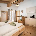 Weidenchalets Деревянный коттедж Зельрайн