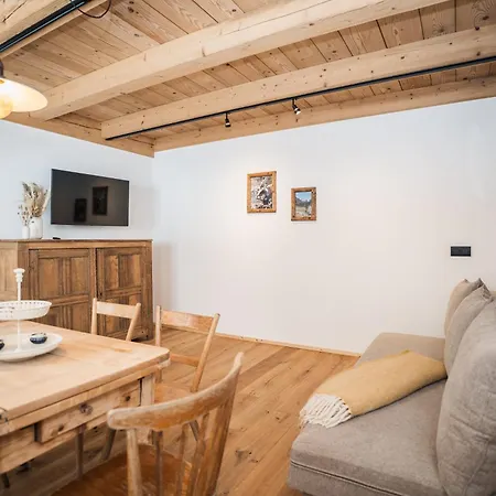 Weidenchalets Sellrain