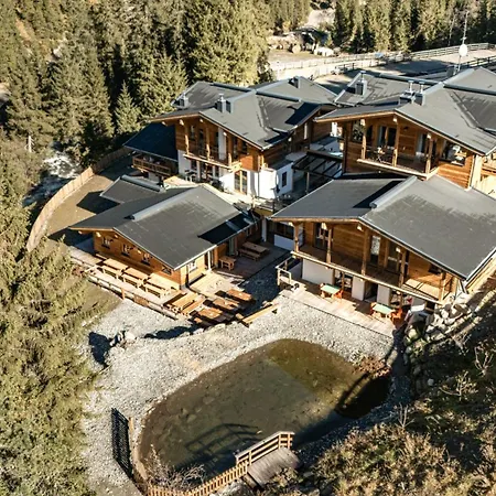 Weidenchalets Lodge *